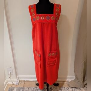 Vintage 1960s 1970s Unbranded Red Embroidered Shift Dress Zip Back Size Large